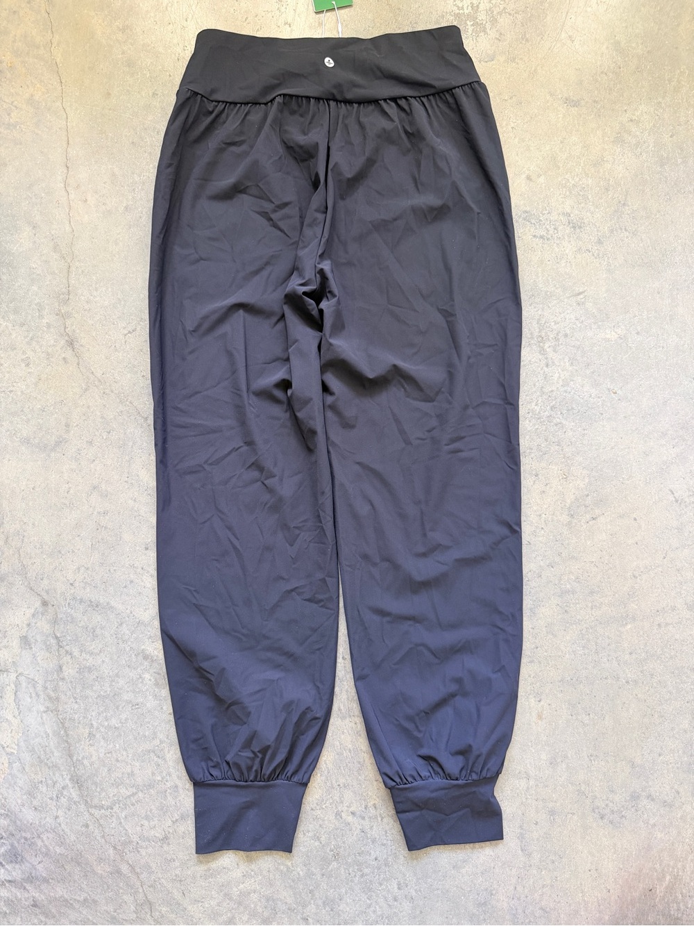 NWT Halara High Waisted Black Jogger Pants Size Medium Regular Pocket Athleisure - Picture 3 of 6